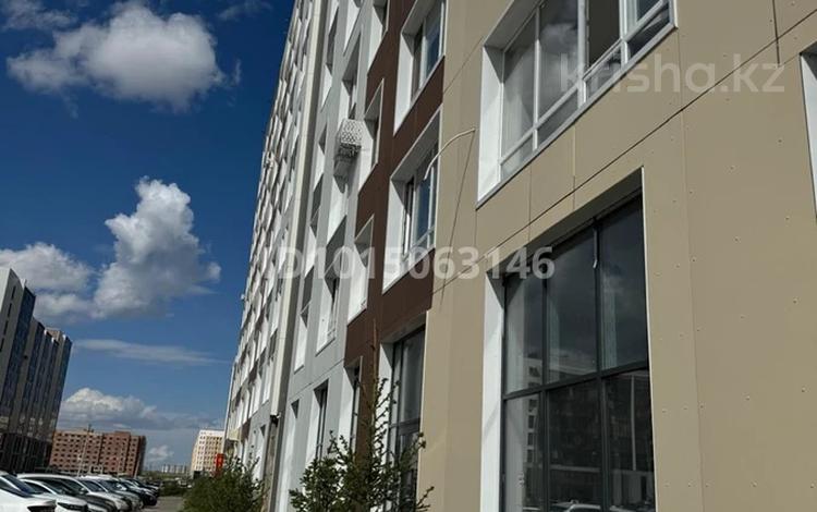 3-комнатная квартира · 70 м² · 7/9 этаж, Жумекен Нажимеденова 39 за 30.5 млн ₸ в Астане, Алматы р-н — фото 2