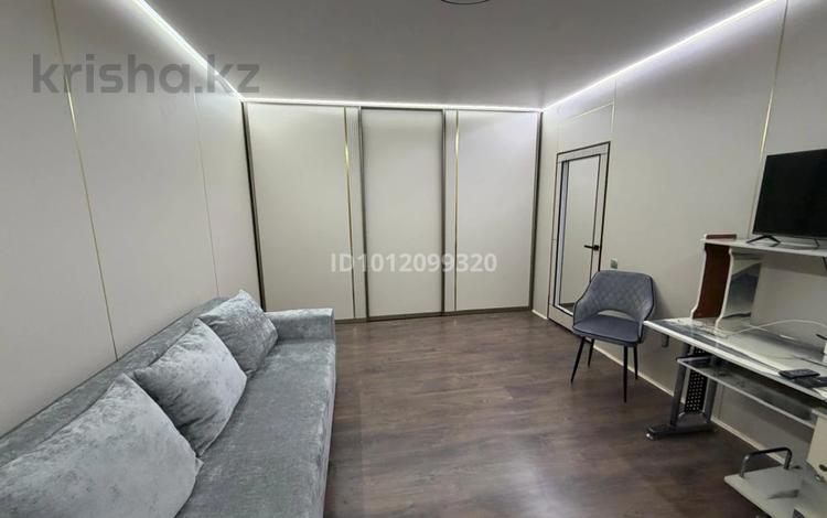 1-комнатная квартира · 50 м² · 4/9 этаж, Райымбека 245В за 250 000 ₸ в Алматы, Алмалинский р-н — фото 2