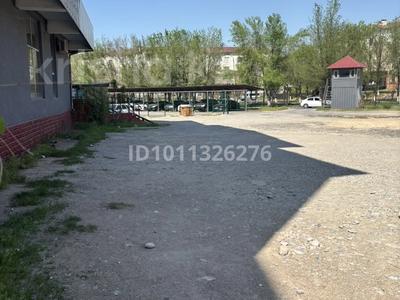 Свободное назначение, азс, автосервисы и автомойки · 1000 м² за 300 000 ₸ в Шымкенте, Каратауский р-н