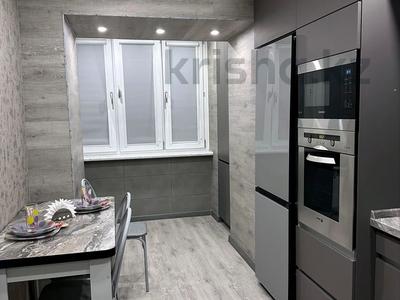 1-бөлмелі пәтер · 44 м² · 4/9 қабат, Орджоникидзе 4 — Казахстан, бағасы: 20 000 ₸ в Усть-Каменогорске, Ульбинский