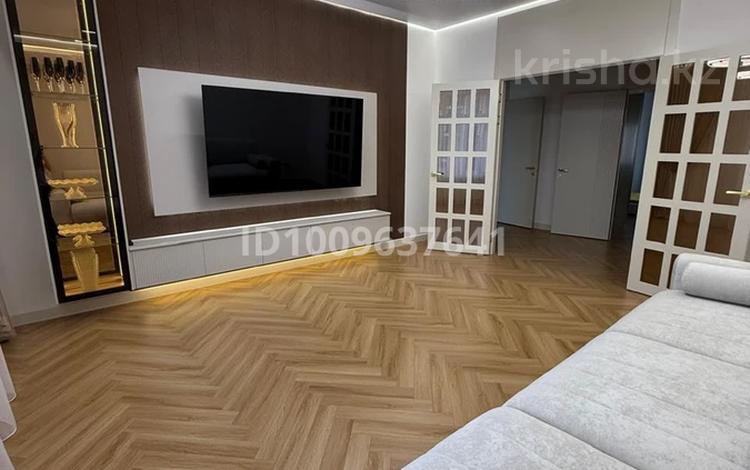 4-комнатная квартира · 120 м² · 4/10 этаж, мкр Юго-Восток, Байкен Ашимова 13 за 95 млн 〒 в Караганде, Казыбек би р-н — фото 2