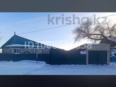 Отдельный дом · 3 комнаты · 80 м² · 25 сот., Гагарина — Возле новой школы за 10 млн 〒 в Аманкарагае