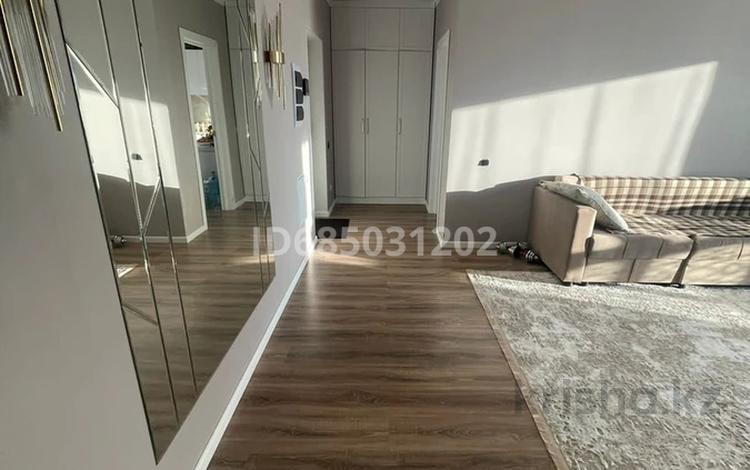 2-комнатная квартира · 64 м² · 4/12 этаж, Аль-Фараби 11 — Пересечение Бухар Жырау и Аль-Фараби за 330 000 ₸ в Астане, Есильский р-н — фото 2