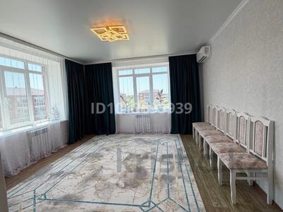 3-бөлмелі пәтер · 105 м² · 3/3 қабат, ул Жаркын 7, бағасы: 23 млн ₸ в Подстепном