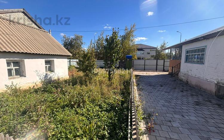Жеке үй · 2 бөлме · 44.5 м² · 4 жүзд., Абая 223 — Пересечение Абая - Пролетарская, бағасы: 16 млн ₸ в Костанае — фото 2