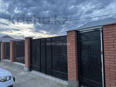 Отдельный дом · 4 комнаты · 160 м² · 6 сот., Бурабай за 53 млн ₸ в Актобе, мкр. Курмыш