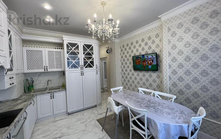 5-бөлмелі пәтер · 160 м² · 4/12 қабат, Байтурсынова 29б — Нурмагамбетова, бағасы: 89.9 млн ₸ в Астане, Сарайшык р-н — фото 2