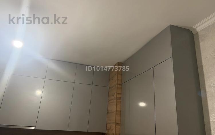 3-комнатная квартира · 80.5 м² · 7/9 этаж, Майкудук, Белинский 1/1 за 28 млн ₸ в Караганде, Алихана Бокейханова р-н — фото 3