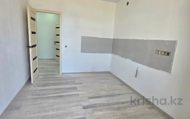2-комнатная квартира · 40.8 м² · 8/8 этаж, мкр Юго-Восток, Муканова за 22.5 млн ₸ в Караганде, Казыбек би р-н — фото 3