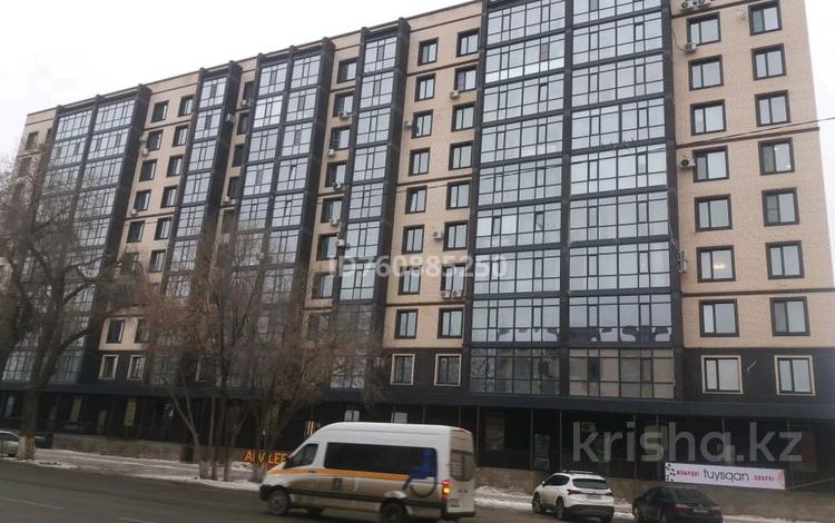 2-комнатная квартира · 70 м² · 2/10 этаж, Сарайшык 79 — Курмангазы за 30.5 млн 〒 в Уральске, мкр Школьник — фото 2