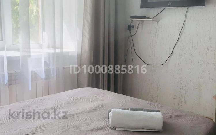 1-комнатная квартира · 21 м² · 1/5 этаж, Пр. Назарбаева 48 — Пр Назарбаева и ул. Белинского за 8 000 ₸ в Усть-Каменогорске, Ульбинский — фото 2
