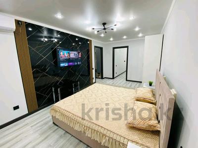 1-комнатная квартира · 45 м² · 2/5 этаж, Абая 64 — 1-2-3ком Центр Школьник Универмаг за 10 990 ₸ в Уральске, мкр Школьник