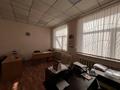 Офисы, магазины и бутики, склады, общепит · 880 м² за 282 млн ₸ в Караганде, Казыбек би р-н — фото 33