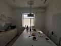 Офисы, магазины и бутики, склады, общепит · 880 м² за 282 млн ₸ в Караганде, Казыбек би р-н — фото 14