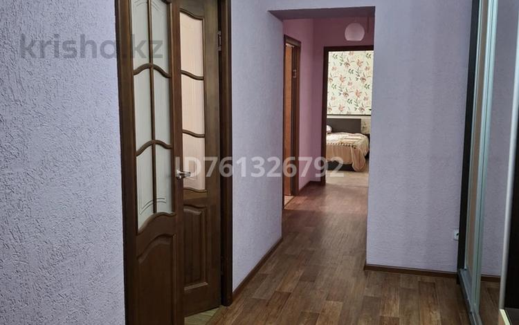 3-комнатная квартира · 80.3 м² · 9/12 этаж, Курмангазы 1а — Курмангазы и Владимирского за 30 млн 〒 в Атырау, мкр Авангард-2 — фото 2