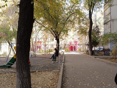 2-бөлмелі пәтер · 54 м² · 3/5 қабат, мкр Аксай-5 — Момышулы Улугбека, бағасы: 260 000 ₸ в Алматы, Ауэзовский р-н