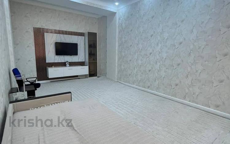 2-комнатная квартира · 84 м² · 2/12 этаж, 17-й мкр 114 за 26 млн ₸ в Актау — фото 2