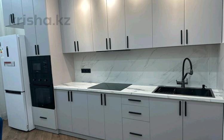 2-комнатная квартира · 48 м² · 3/18 этаж, Жумекен Нажимеденов 33 за 250 000 ₸ в Астане, Сарайшык р-н — фото 2