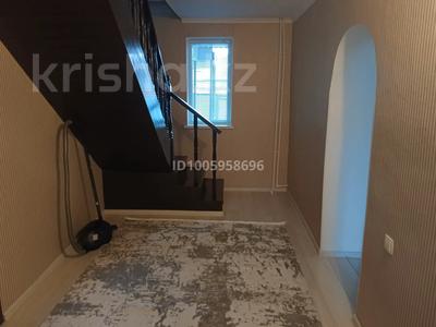 Отдельный дом · 5 комнат · 160 м², Мыржакыпа Дулатова переулок, 2 2 за 250 000 〒 в Атырау, мкр Жилгородок