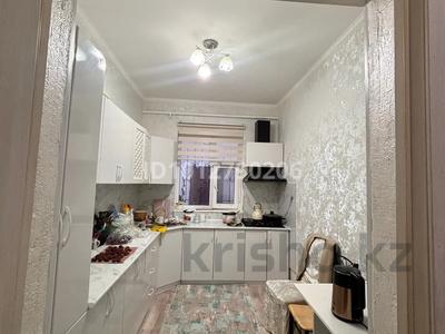 Отдельный дом · 4 комнаты · 210 м² · 200 сот., Рахат 1 1 Коше 65 за 25 млн ₸ в Жанаозен