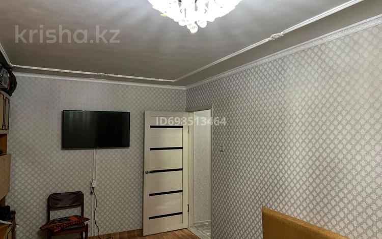 3-бөлмелі пәтер · 57 м² · 1/5 қабат, Абая, бағасы: 13.7 млн ₸ в Темиртау — фото 2
