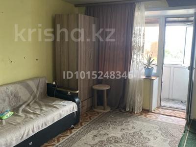 2-комнатная квартира · 45.2 м² · 6/6 этаж, Майкудук, 15й микрорайон 6 за 8.5 млн ₸ в Караганде, Алихана Бокейханова р-н