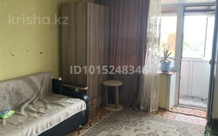2-комнатная квартира · 45.2 м² · 6/6 этаж, Майкудук, 15й микрорайон 6 за 8.5 млн ₸ в Караганде, Алихана Бокейханова р-н — фото 2