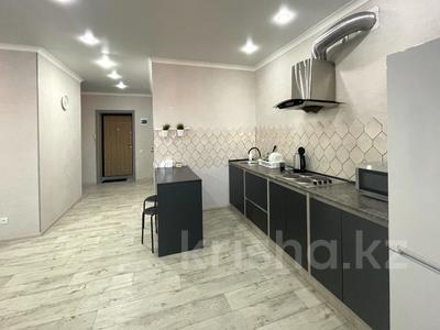 2-комнатная квартира, 47 м², 8/9 этаж помесячно, Жабаева 44/4 — CentrPetro.kz р-он ДСР за 250 000 〒 в Петропавловске