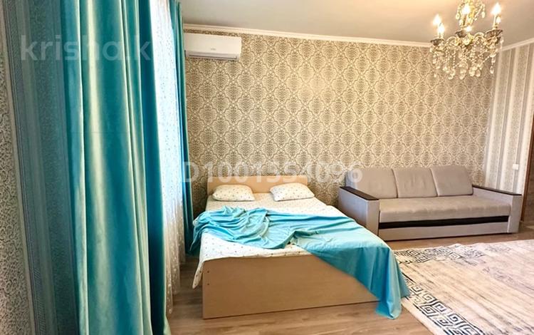 1-комнатная квартира · 54 м² · 15/18 этаж, Брусиловского 167 — Есенжанова за 17 000 ₸ в Алматы, Алмалинский р-н — фото 2