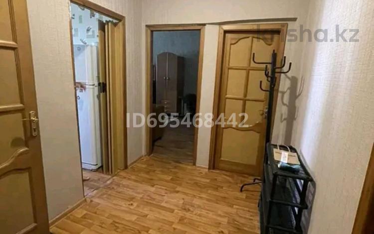 3-комнатная квартира, 64 м², 4/5 этаж, мкр Алмагуль, Тажибаевой 182