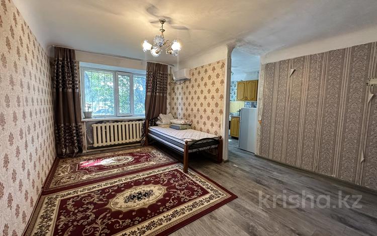 1-комнатная квартира, 30 м², 1/5 этаж, Абая 111 за 10 млн 〒 в Семее — фото 2