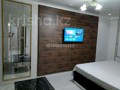 1-комнатная квартира · 43 м² · 2/5 этаж, Бектурганова,ВИП,люкс 11 — Муратбаева за 10 000 ₸ в 