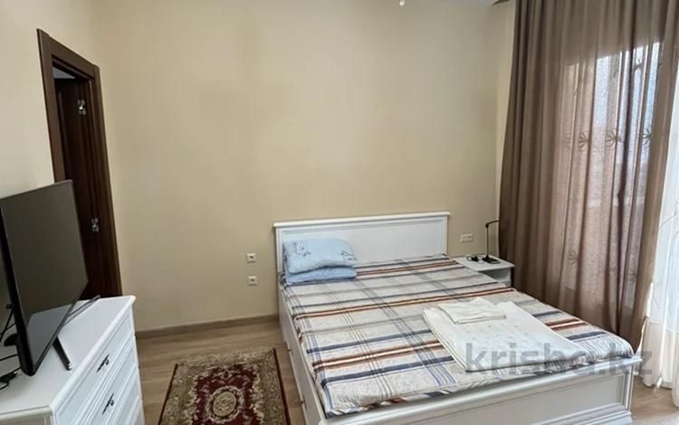 2-комнатная квартира · 63 м² · 2/2 этаж, мкр "Самал 2" 37 за 300 000 ₸ в Актау, мкр "Самал 2" — фото 2