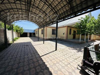 Отдельный дом · 6 комнат · 270 м² · 8 сот., Мукан Атвбаева 60 — Массив Арай за 60 млн 〒 в Таразе