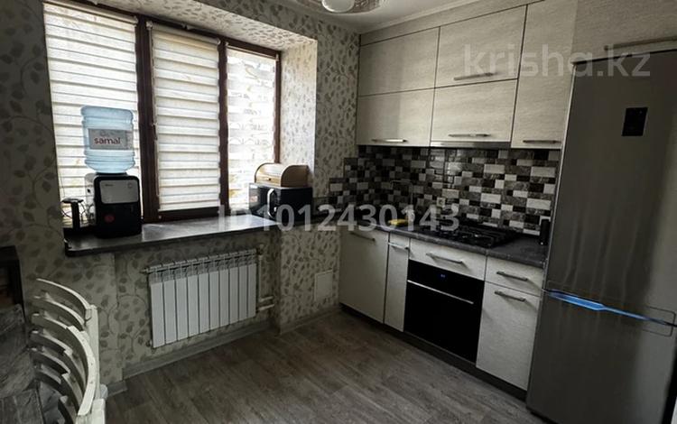 1-комнатная квартира · 37 м² · 1/5 этаж, Розыбакиева 96 за 300 000 ₸ в Алматы, Алмалинский р-н — фото 2