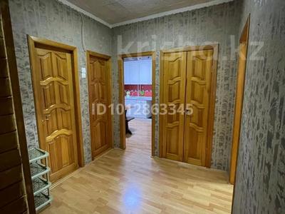 3-комнатная квартира · 72 м² · 2/2 этаж, мкр 13-й военный городок, Мкр 13-й военный городок 37 за 250 000 ₸ в Алматы, Турксибский р-н