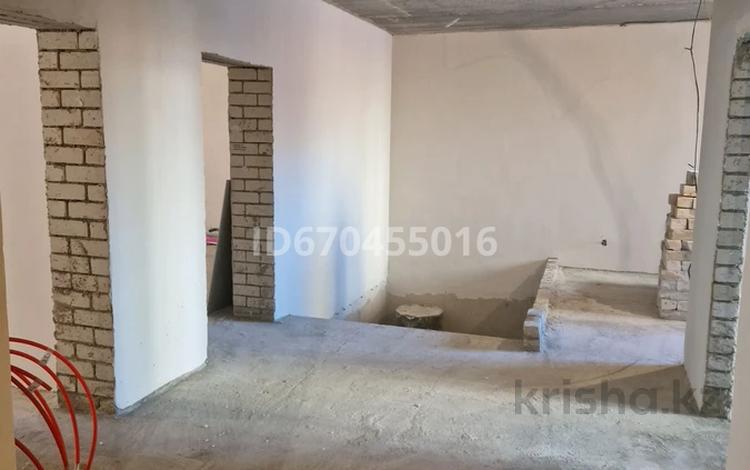 3-бөлмелі пәтер · 200 м² · 1/5 қабат, 4 ш/а 29, бағасы: 28 млн ₸ в Уральске, мкр 4 — фото 10