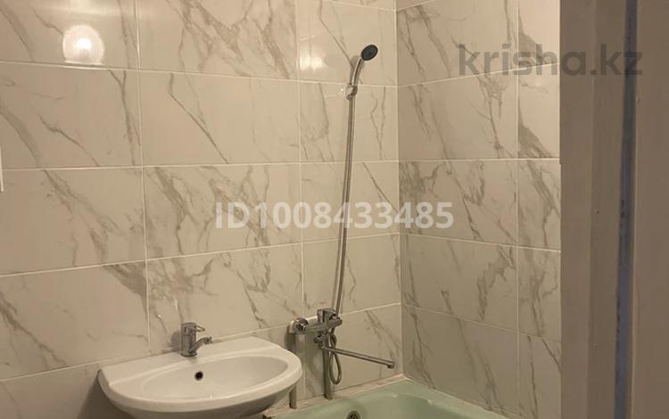 1-комнатная квартира · 33 м² · 4/6 этаж, мкр 8, Бр Жубановых 288/1 — Летного училища за 110 000 〒 в Актобе — фото 4