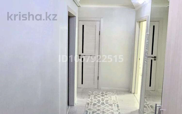 3-комнатная квартира · 63 м² · 2/5 этаж, мкр 4 за 27 млн ₸ в Уральске — фото 2