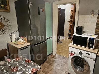 2-комнатная квартира · 56 м² · 4/5 этаж, Сагадата Нурмагамбетова 36 за 180 000 ₸ в Усть-Каменогорске