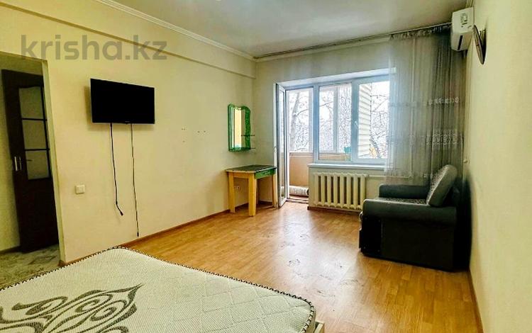 1-комнатная квартира, 32 м², 2/4 этаж, ул Баишева за 26.5 млн 〒 в Алматы, Медеуский р-н — фото 2
