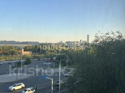 4-комнатная квартира · 80 м² · 5/9 этаж, Ташенова 23 — Кравцова за 42 млн ₸ в Астане, р-н Байконур