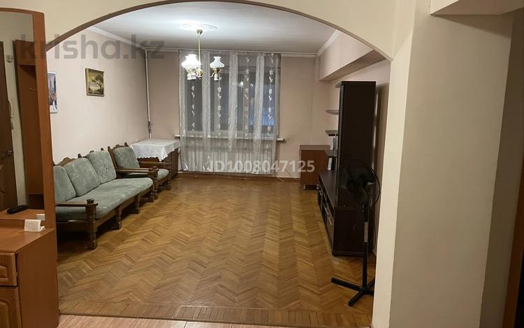 3-бөлмелі пәтер · 90 м² · 1/5 қабат, Калдаякова 89 — Зенкова- джамбула, бағасы: 83 млн ₸ в Алматы, Медеуский р-н — фото 2