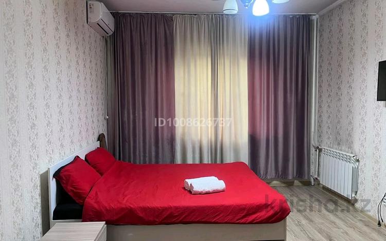 1-бөлмелі пәтер · 46 м² · 2/5 қабат, Ораза Жандосова, бағасы: 12 000 ₸ в Алматы, Бостандыкский р-н — фото 2