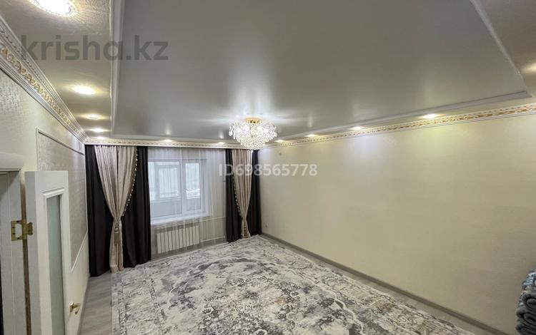 3-комнатная квартира · 97.5 м² · 9/10 этаж, мкр Кунаева за 37 млн ₸ в Уральске — фото 2