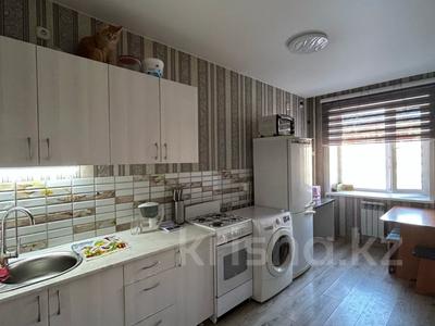 Пәтерлер в Костанайской обл.: 2-бөлмелі пәтер · 56 м² · 2/6 қабат, Нурсултана Назарбаева 215, бағасы: 23.5 млн 〒 2-бөлмелі пәтер · 56 м² · 2/6 қабат, Нурсултана Назарбаева 215, бағасы: 23.5 млн 〒 в Костанайской обл.