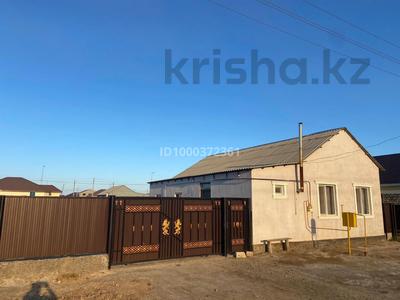 Отдельный дом · 3 комнаты · 97.4 м² · 8 сот., мкр Жулдыз, Курманбек Жандарбеков 10 за 15 млн 〒 в Атырау