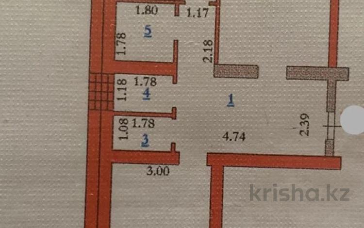 2-комнатная квартира, 72 м², 6/7 этаж, мкр. Алтын орда за 25.5 млн 〒 в Актобе, мкр. Алтын орда — фото 2