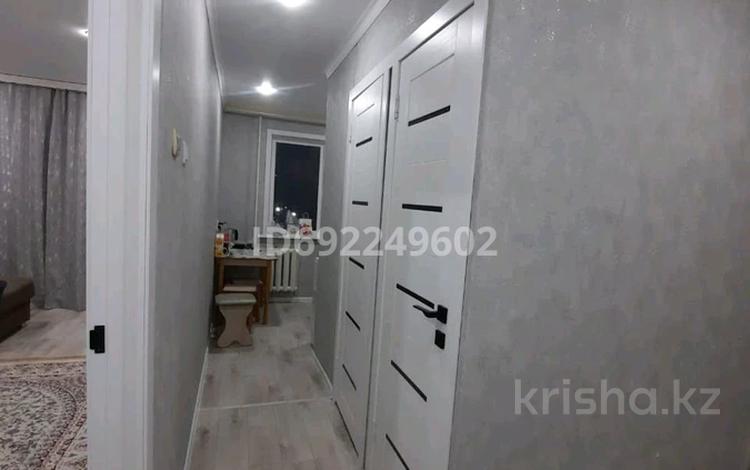 3-бөлмелі пәтер, 64 м², 4/5 қабат ай сайын, Камзина 174 — Тд Караван, бағасы: 170 000 〒 в Павлодаре — фото 2