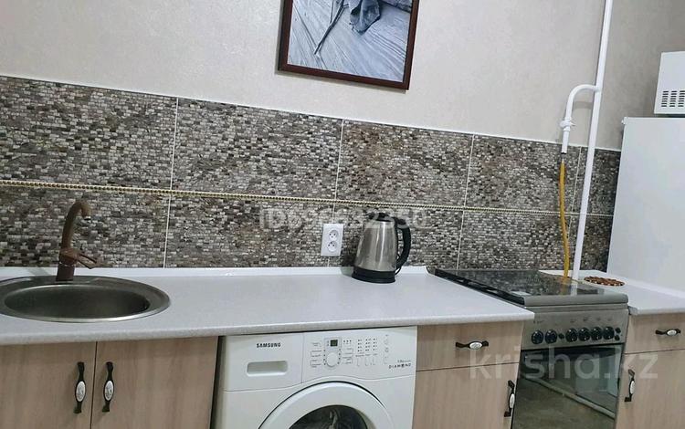 2-бөлмелі пәтер · 70 м² · 6/10 қабат, мкр 11 111, бағасы: 12 000 ₸ в Актобе — фото 2